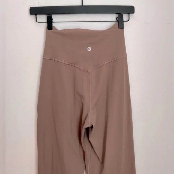 Lululemon Align Wide Leg Super-High-Rise Crop *23"
Cacao Size 6 - Picture 5 of 6